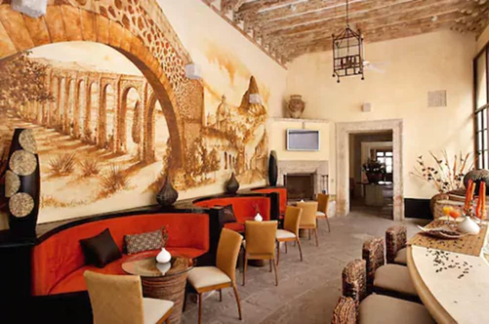 Dona Urraca Hotel & Spa เกเรตาโร ภายนอก รูปภาพ